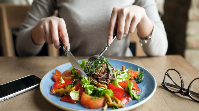 Pola Makan Sehat untuk Menjaga Berat Badan Ideal Tanpa Diet Ketat